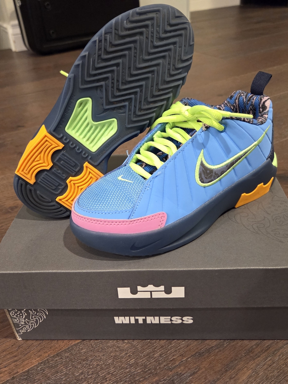 Nike LeBron Witness 9 SE size 13c